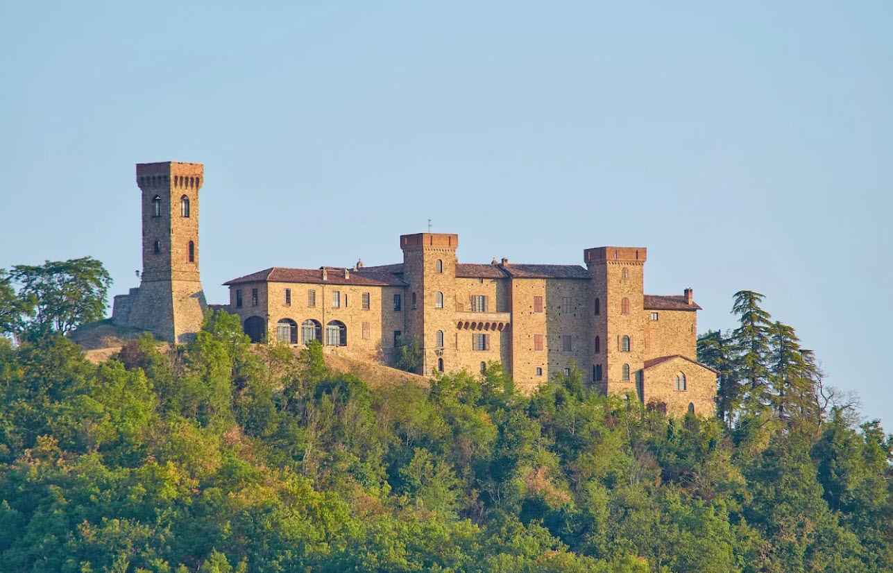 Castello di Pozzol Groppo, Italy